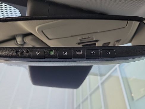 Used 2025 Toyota Sienna XLE FWD image 36
