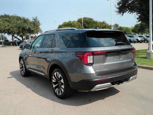 Used 2025 Ford Explorer Platinum w/ LUX Leather Package AWD/4WD image 15