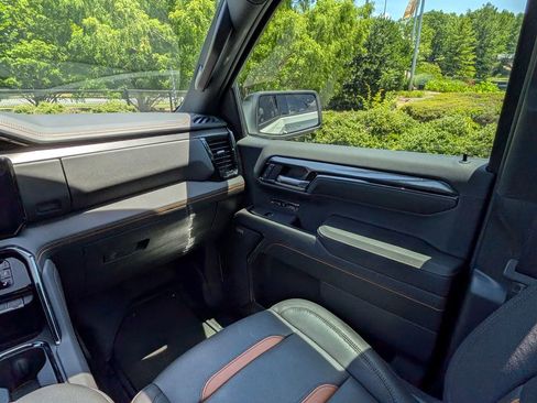 Used 2024 GMC Sierra 1500 AT4 w/ Technology Package AWD/4WD image 21