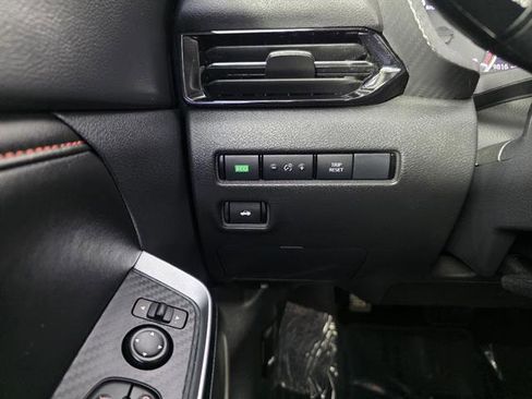 Used 2024 Nissan Sentra SR FWD image 39