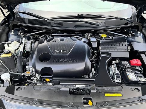 Used 2023 Nissan Maxima SR w/ Sport Mat Group FWD image 13