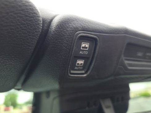Used 2024 Jeep Wrangler Unlimited Sahara AWD/4WD image 35