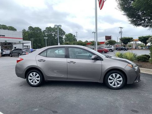 Used 2014 Toyota Corolla LE FWD image 9