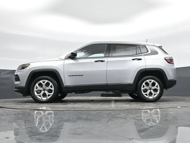 Used 2025 Jeep Compass Sport w/ Mopar Graphics Package AWD/4WD image 44