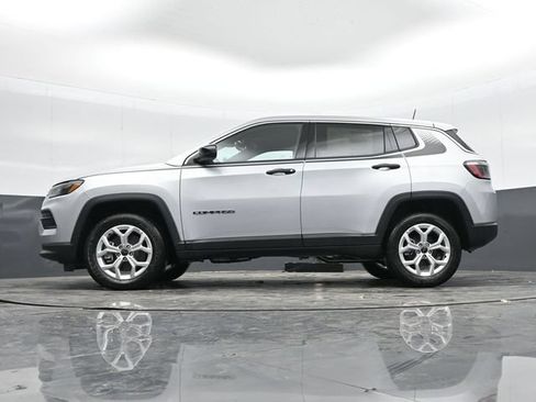 Used 2025 Jeep Compass Sport w/ Mopar Graphics Package AWD/4WD image 44