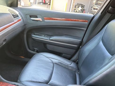 Used 2014 Chrysler 300 AWD w/ Driver Convenience Group image 12