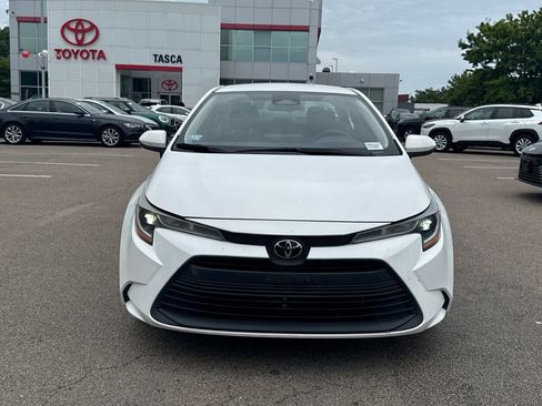 Used 2024 Toyota Corolla LE FWD image 2