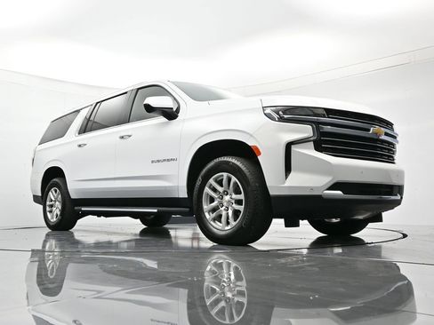 Used 2024 Chevrolet Suburban LT image 39