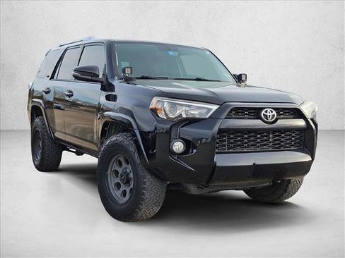 Used 2018 Toyota 4Runner SR5 Premium image 3