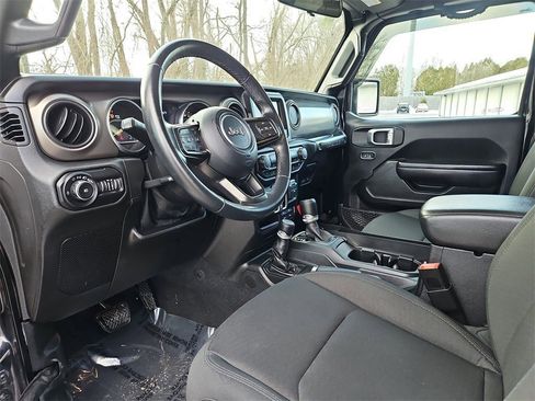 Used 2021 Jeep Wrangler Unlimited Sport image 4