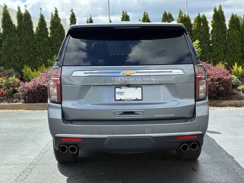 Used 2022 Chevrolet Suburban Premier RWD image 8