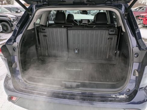 Used 2022 Toyota Highlander XLE image 21