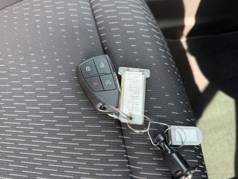 Used 2025 Chevrolet Equinox LT image 25