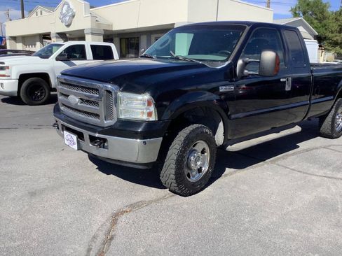 Used 2005 Ford F250 XLT AWD/4WD image 3