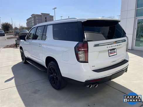 Used 2023 Chevrolet Suburban Premier image 11