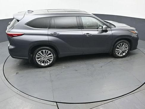 Used 2023 Toyota Highlander Platinum image 51