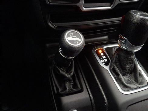 Used 2018 Jeep Wrangler Sport image 25