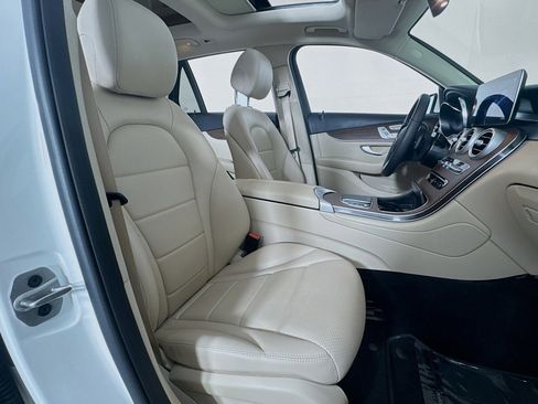 Used 2022 Mercedes-Benz GLC 300 4MATIC image 6