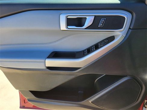 Used 2023 Ford Explorer XLT w/ Equipment Group 202A image 18