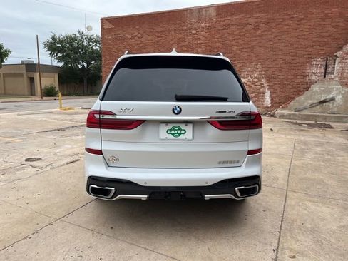 Used 2022 BMW X7 xDrive40i w/ M Sport Package AWD/4WD image 4