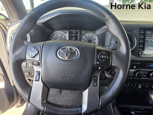 Used 2023 Toyota Tacoma TRD Sport image 22
