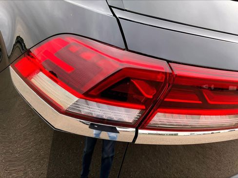 New 2026 Volkswagen Atlas Cross Sport SE FWD image 14