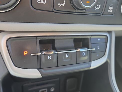 Used 2023 GMC Terrain SLT FWD image 21