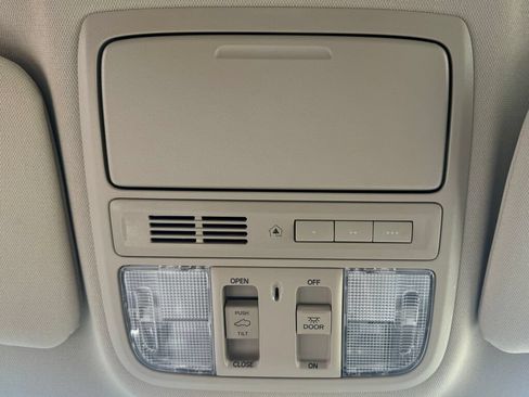 Used 2019 Honda CR-V Touring image 32