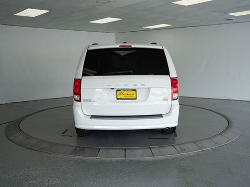 Used 2016 Dodge Grand Caravan SXT FWD image 6