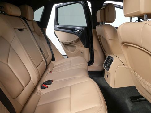 New 2026 Porsche Macan image 19