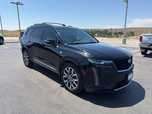 Used 2021 Cadillac XT6 Sport AWD/4WD image 22