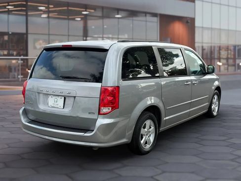 Used 2013 Dodge Grand Caravan SXT FWD image 6