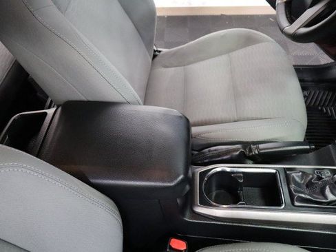 Used 2017 Toyota Tacoma SR5 w/ Tow Package RWD image 46