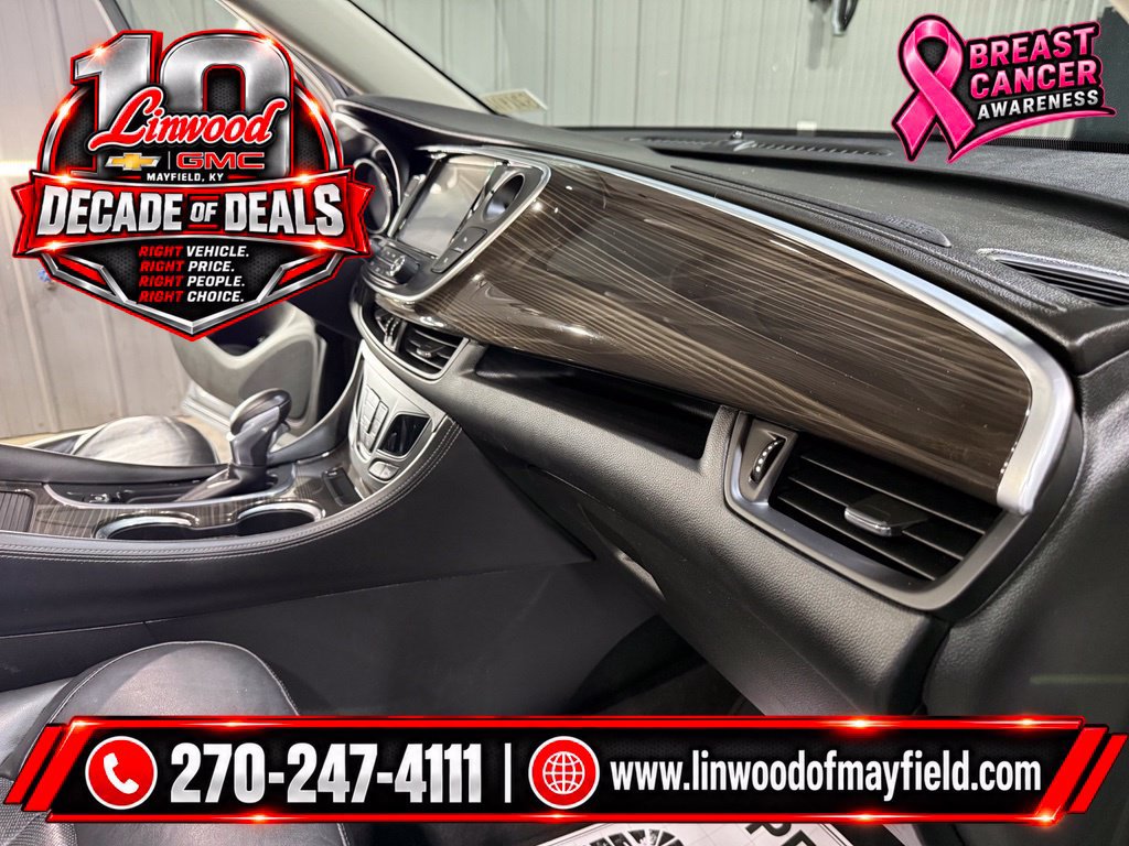 Used 2019 Buick Envision Essence FWD image 30
