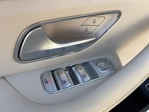 Used 2023 Mercedes-Benz GLE 350 4MATIC image 11