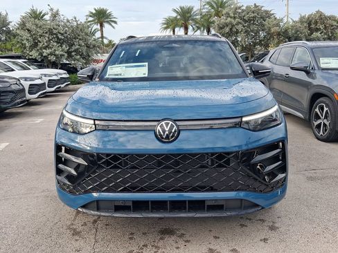 New 2026 Volkswagen Tiguan SE R-Line FWD image 2