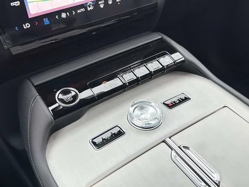 New 2026 Lincoln Navigator Premiere AWD/4WD image 29