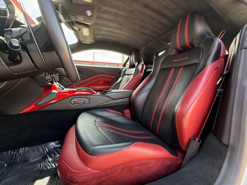 Used 2019 Aston Martin V8 Vantage Coupe RWD image 20