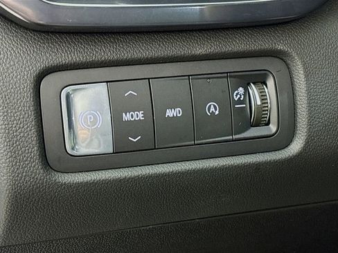 Used 2026 GMC Acadia AT4 image 11