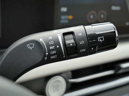 Certified 2025 Hyundai Tucson SE image 34