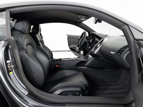 Used 2011 Audi R8 V10 AWD/4WD image 34