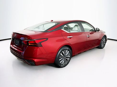 Used 2024 Nissan Altima 2.5 SV image 9