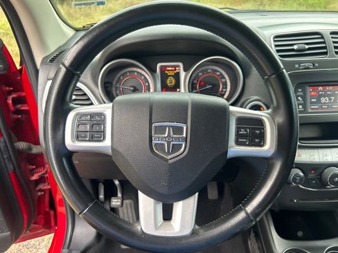 Used 2020 Dodge Journey SE w/ SE Popular Equipment Group FWD image 9