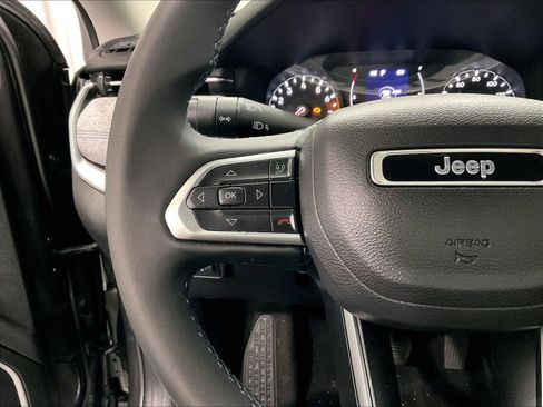 Used 2022 Jeep Compass Latitude w/ Mopar Graphics Package AWD/4WD image 22