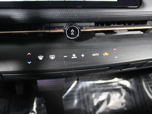 Used 2023 Nissan Ariya AWD image 24