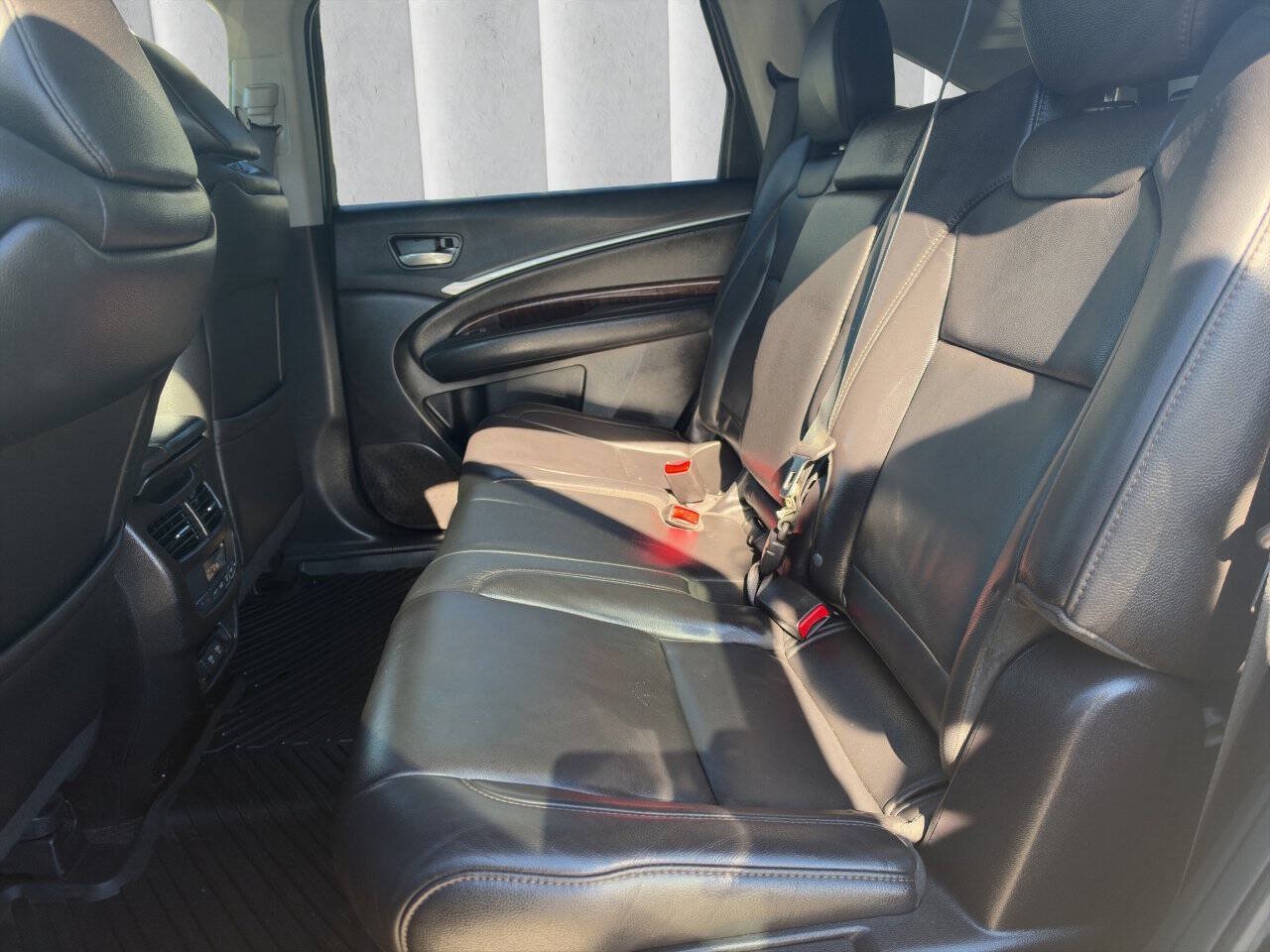 Used 2017 Acura MDX SH-AWD image 17