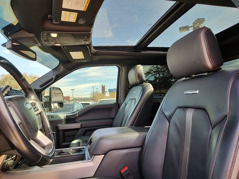 Used 2022 Ford F250 Platinum w/ FX4 Off-Road Package image 14