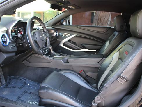 Used 2017 Chevrolet Camaro SS image 8