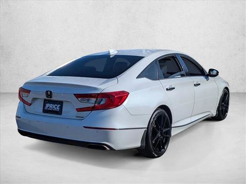 Used 2018 Honda Accord Touring image 5