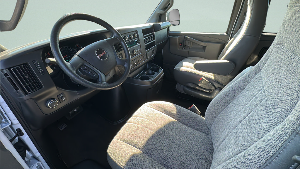 Used 2025 GMC Savana 3500 LT w/ LT Preferred Equipment Group RWD image 11